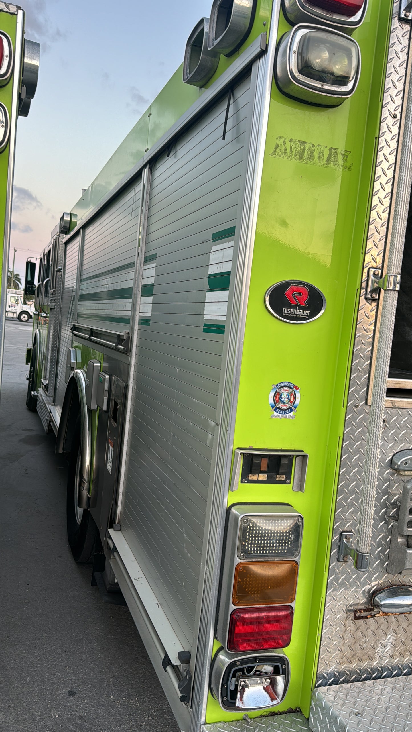 2008 Spartan Gladiator 60' rear-mount aerial fire truck (USED)