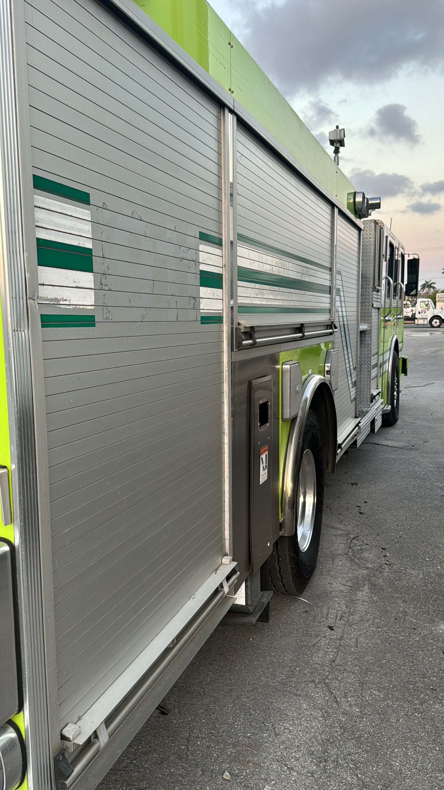 2008 Spartan Gladiator 60' rear-mount aerial fire truck (USED)
