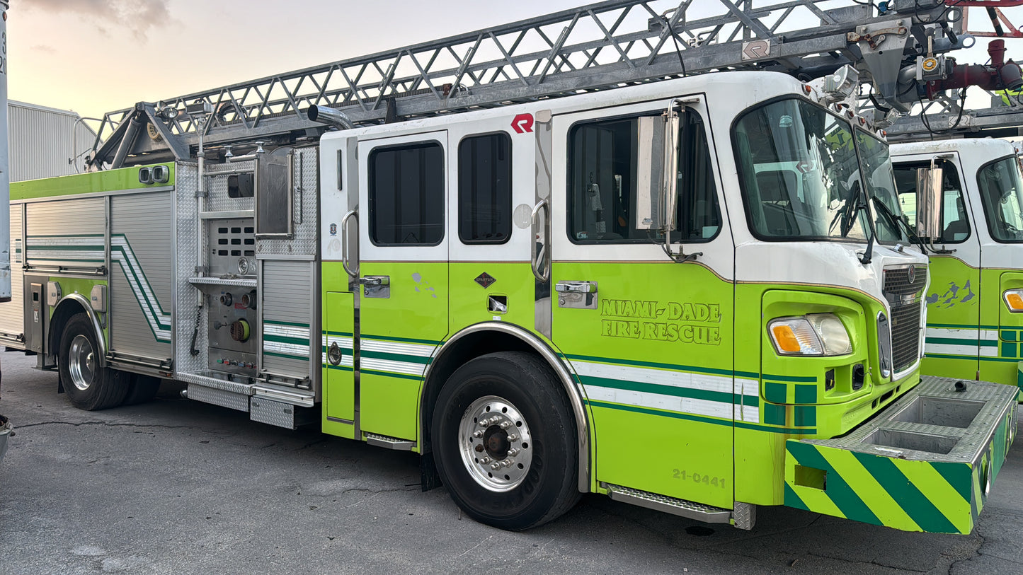 2008 Spartan Gladiator 60' rear-mount aerial fire truck (USED)