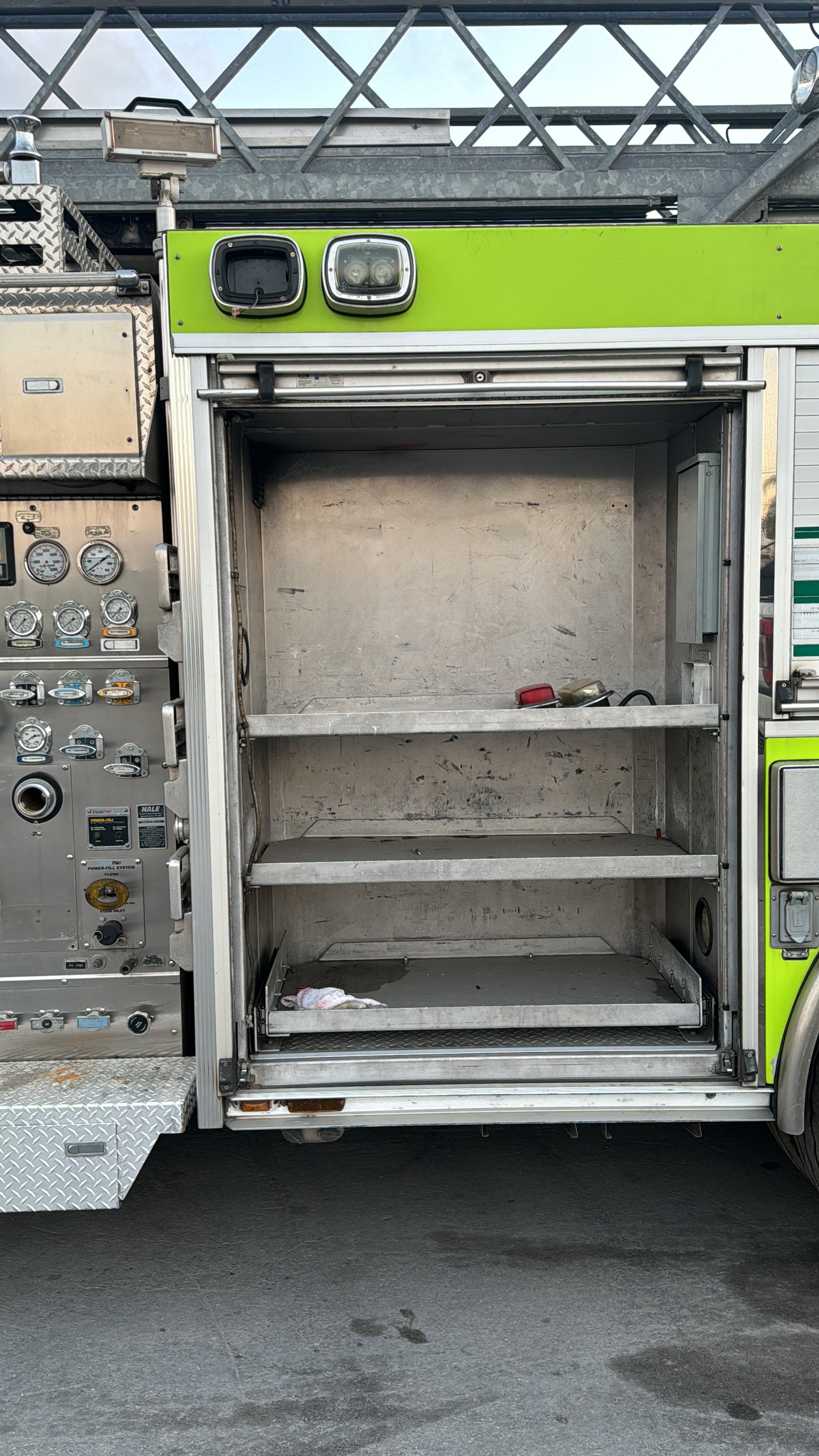 2008 Spartan Gladiator 60' rear-mount aerial fire truck (USED)