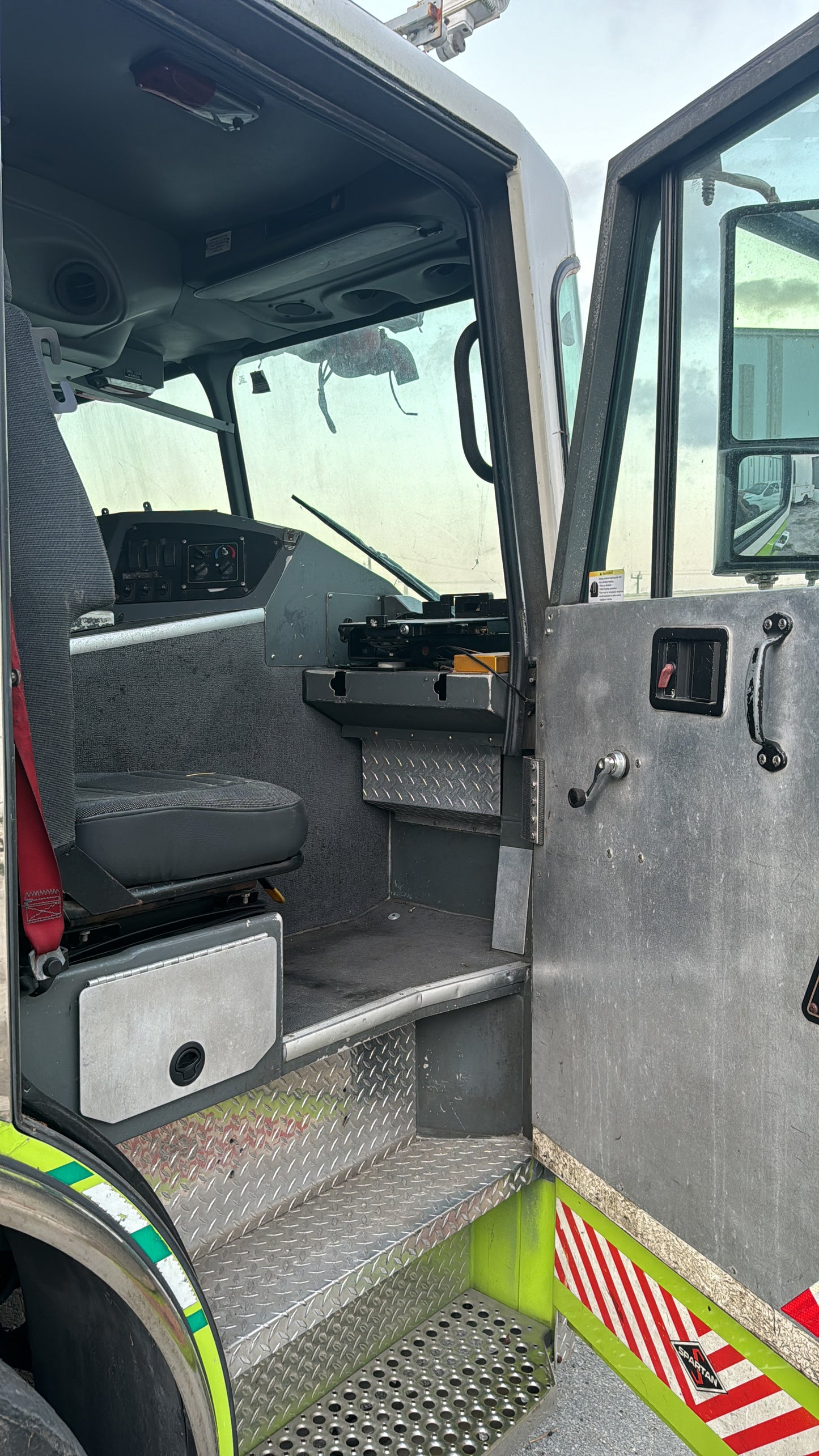 2008 Spartan Gladiator 60' rear-mount aerial fire truck (USED)