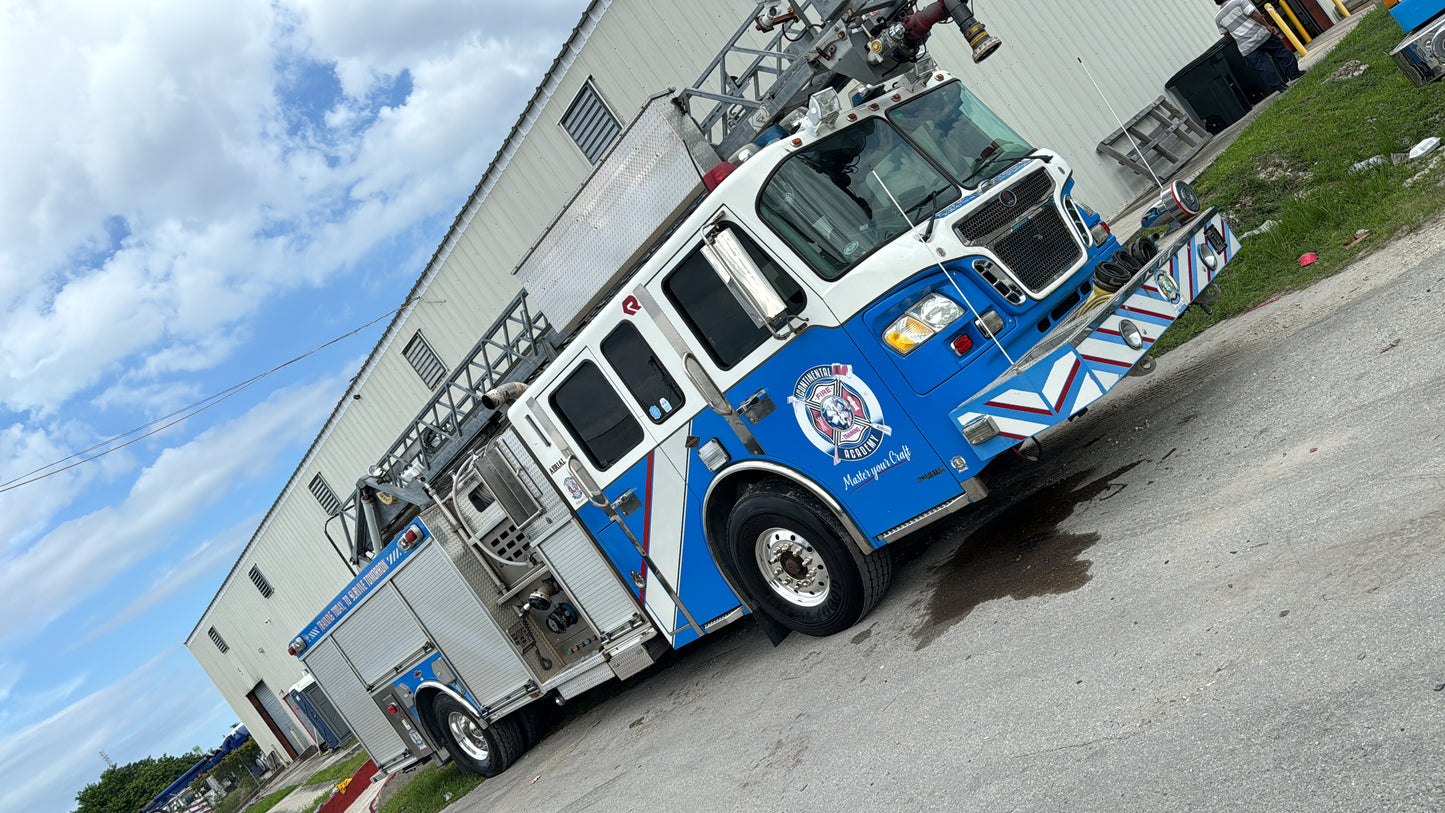 2006 Spartan Gladiator 60' rear-mount aerial fire truck (USED)