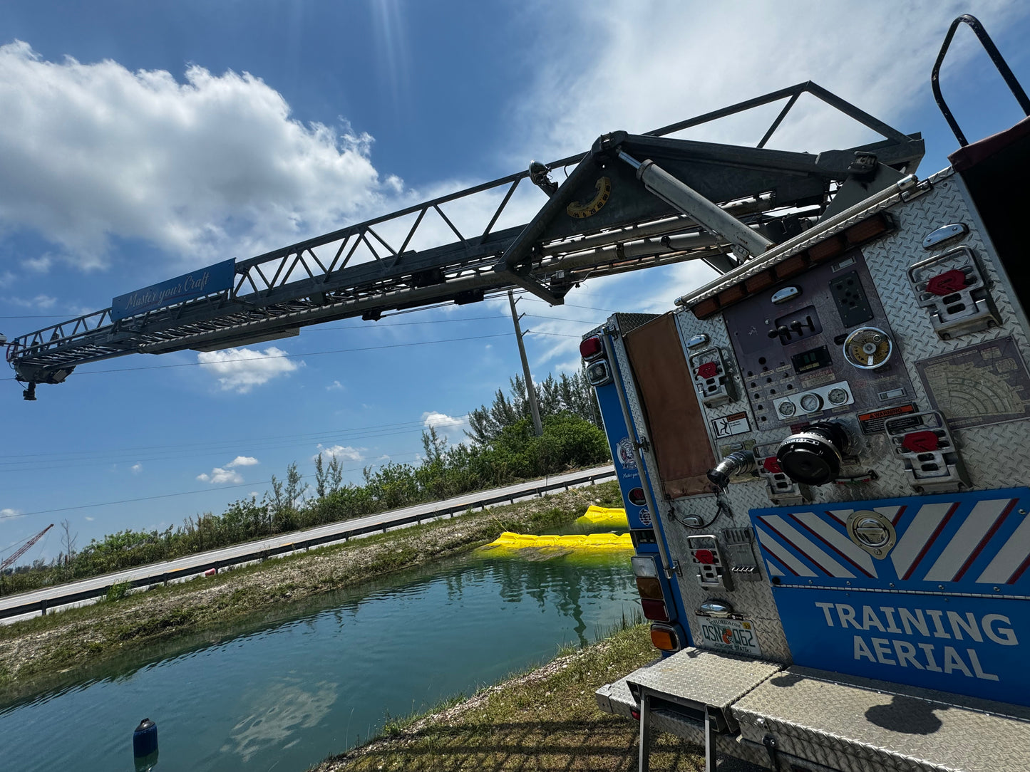 2006 Spartan Gladiator 60' rear-mount aerial fire truck (USED)