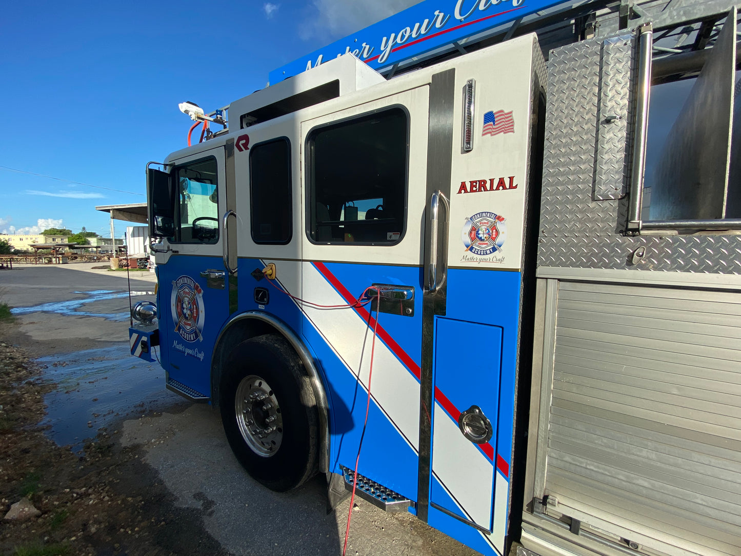 2006 Spartan Gladiator 60' rear-mount aerial fire truck (USED)