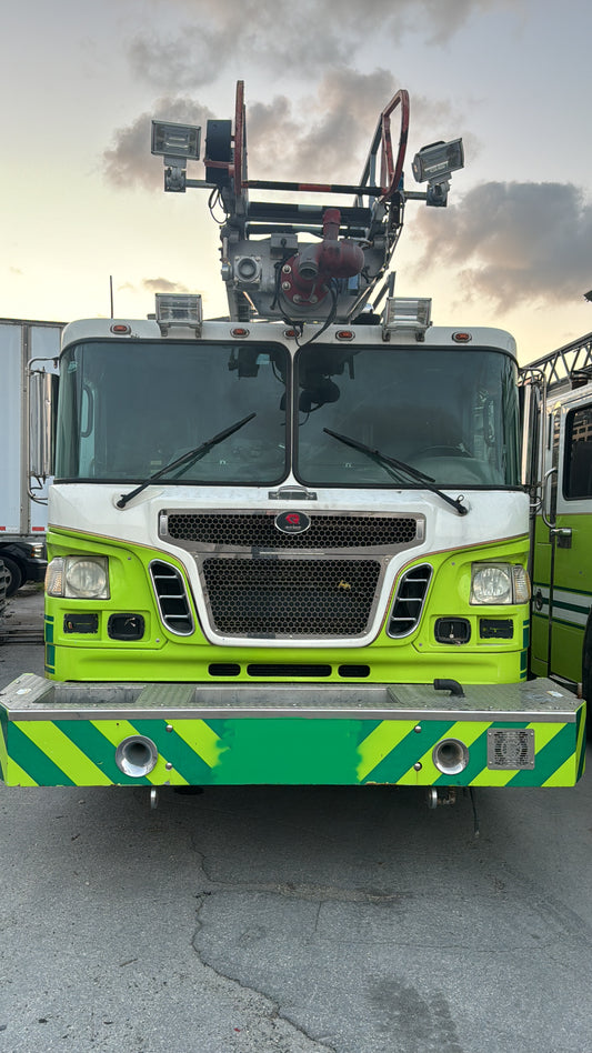 2006 Spartan Gladiator 60' rear-mount aerial fire truck (USED)