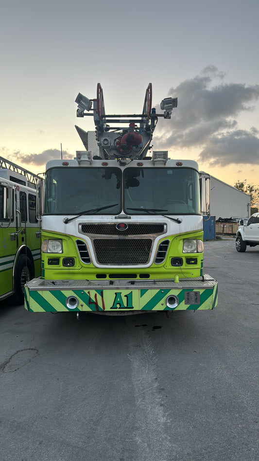 2008 Spartan Gladiator 60' rear-mount aerial fire truck (USED)